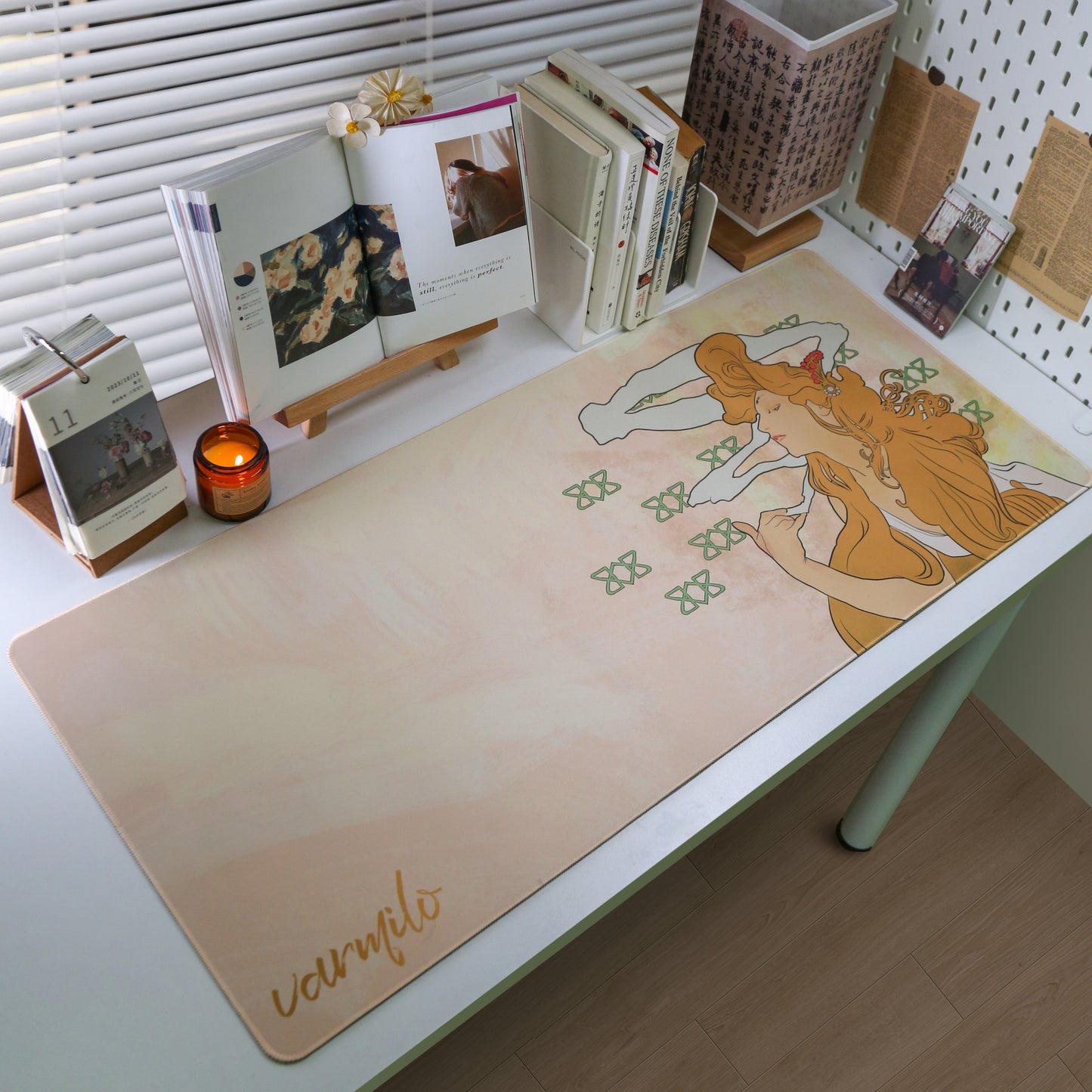 Mucha Deskmat